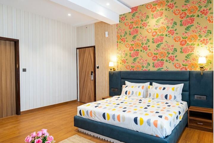 Room 12 of 50