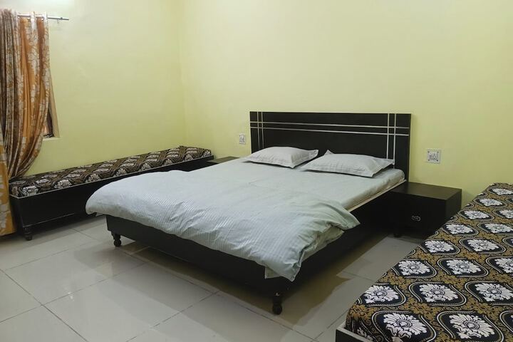 Room 5 of 13