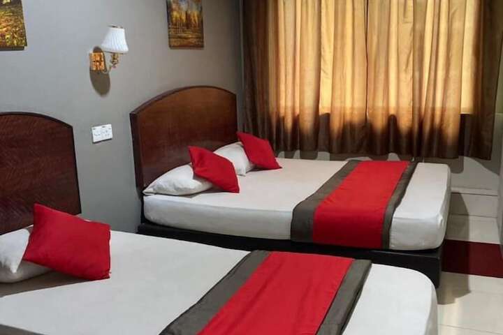 Room 5 of 18