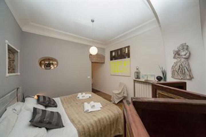 Room 8 of 20