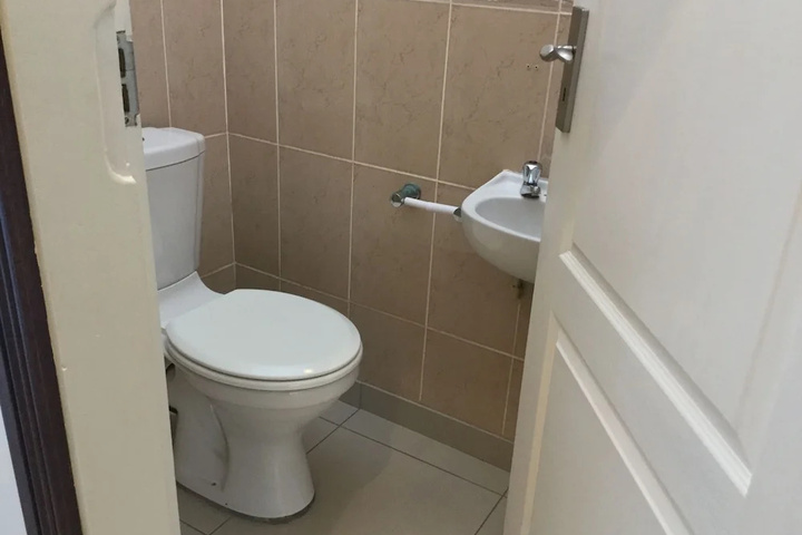 Room 4 of 10