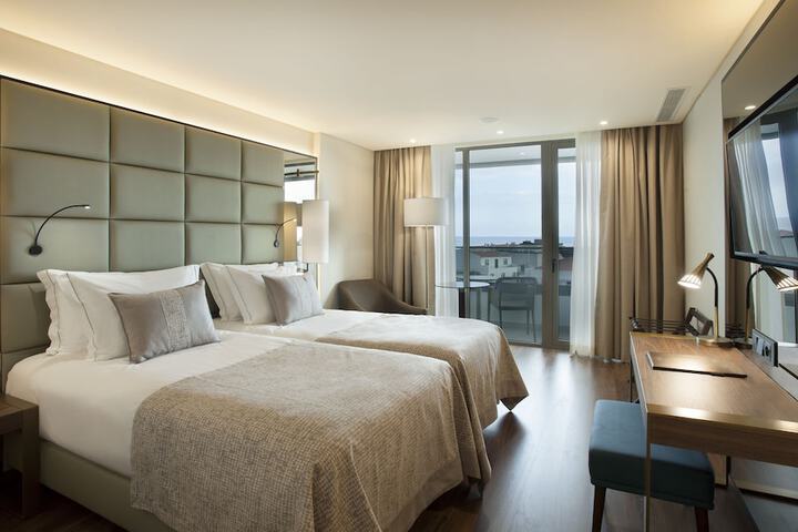 Room 17 of 42