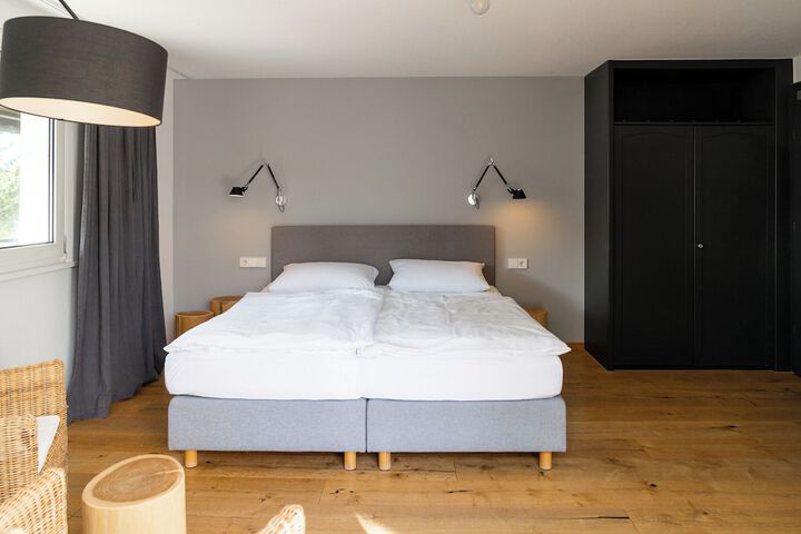 Room 76 of 395
