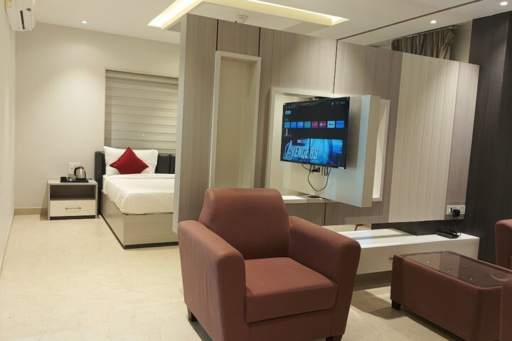 Room 9 of 34