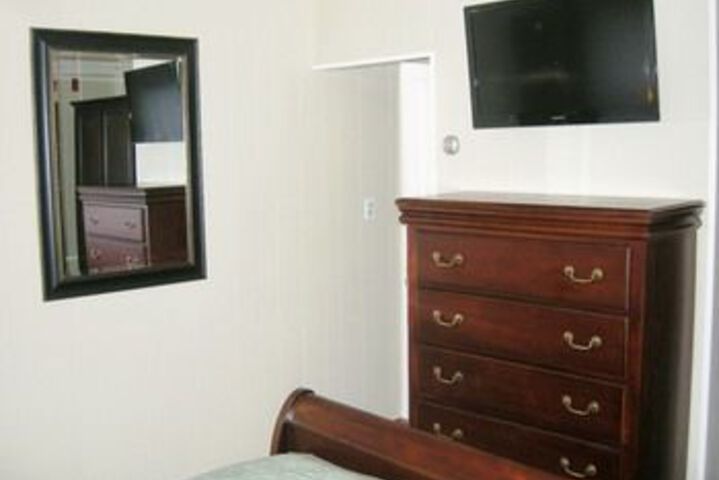 Room 10 of 13