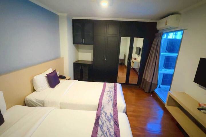 Room 30 of 39