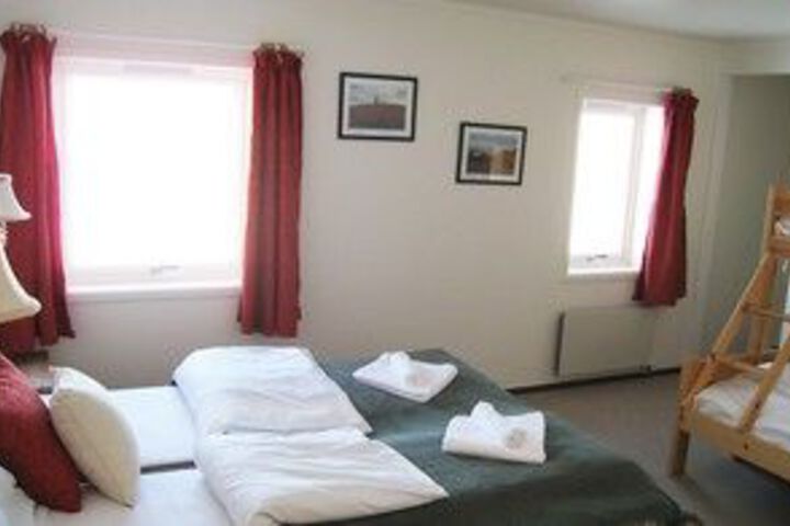 Room 9 of 19