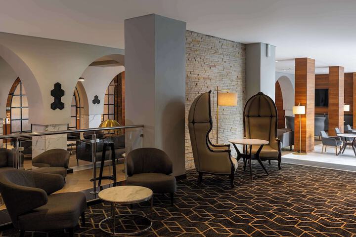 Hotel Interior 17 of 193