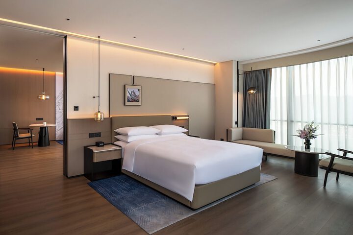 Room 6 of 42