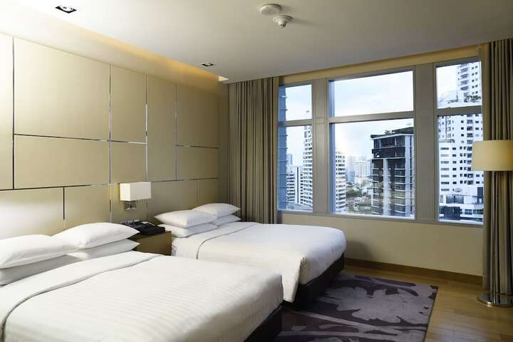 Room 16 of 112