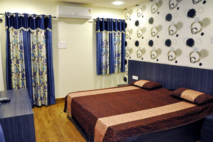 Room 4 of 79