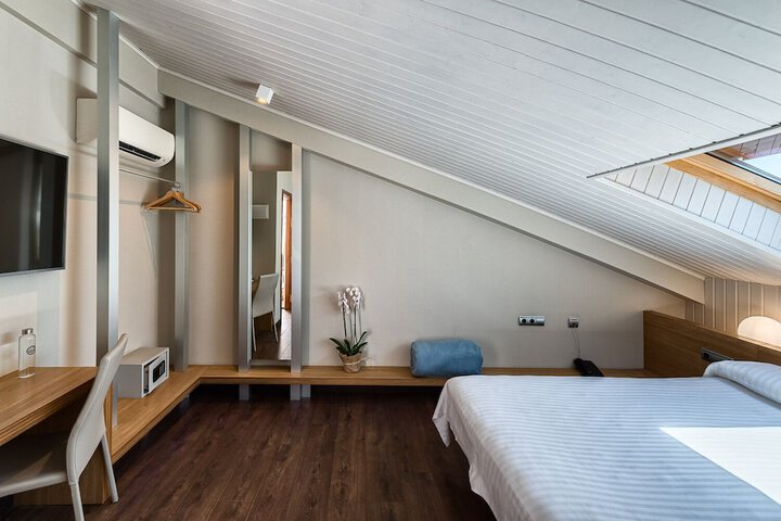 Room 6 of 38