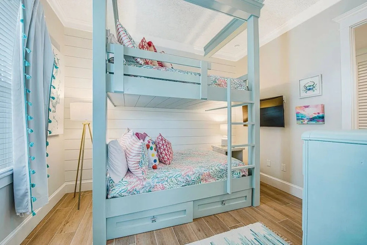 Room 5 of 26