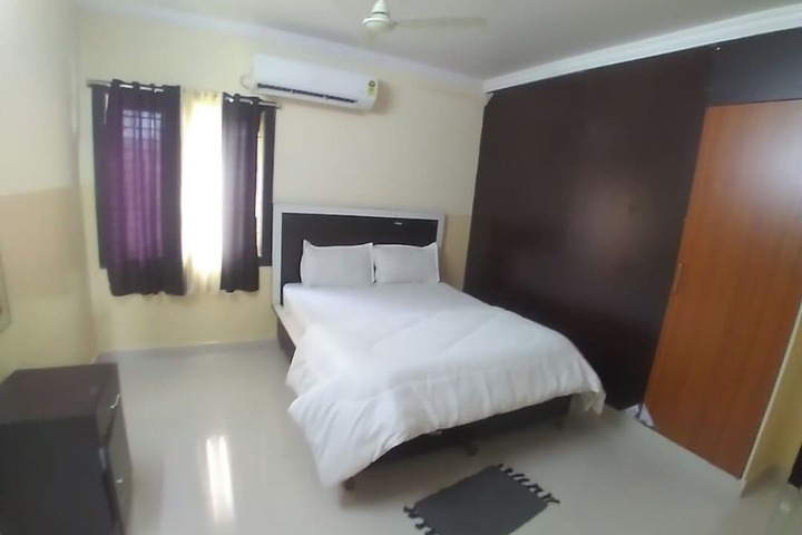 Room 15 of 36