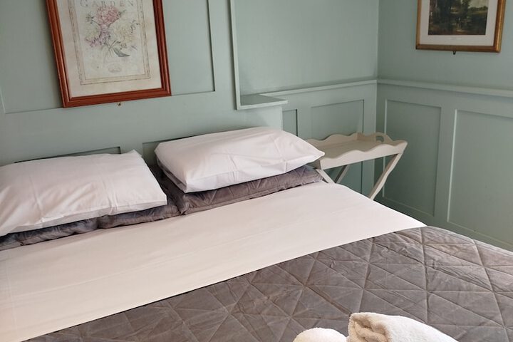 Room 3 of 52