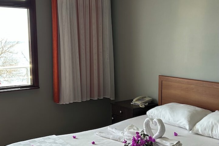 Room 9 of 17