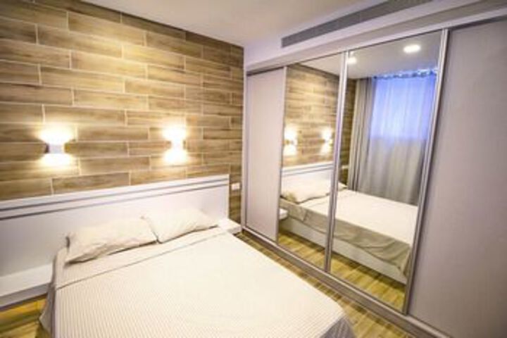 Room 12 of 30