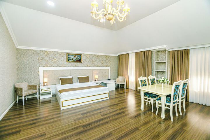 Room 17 of 53