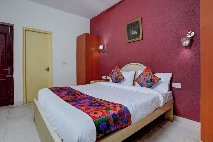 Room 17 of 34