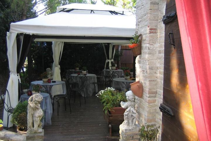 Dining 60 of 68