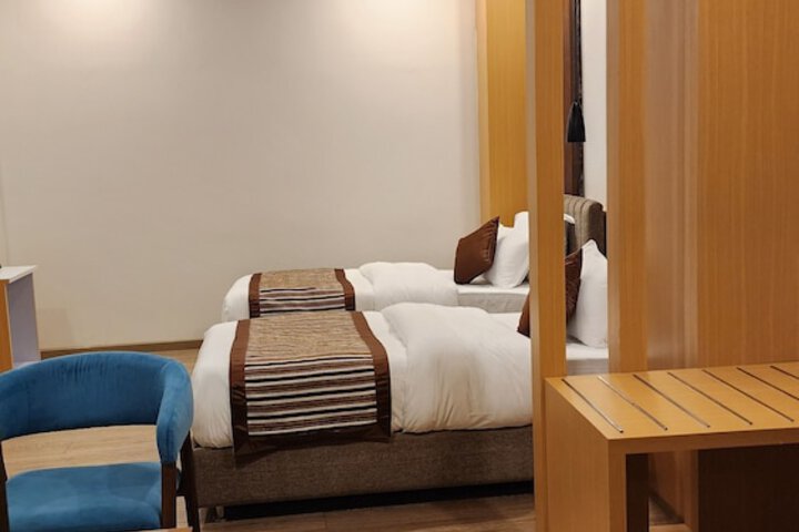 Room 3 of 25