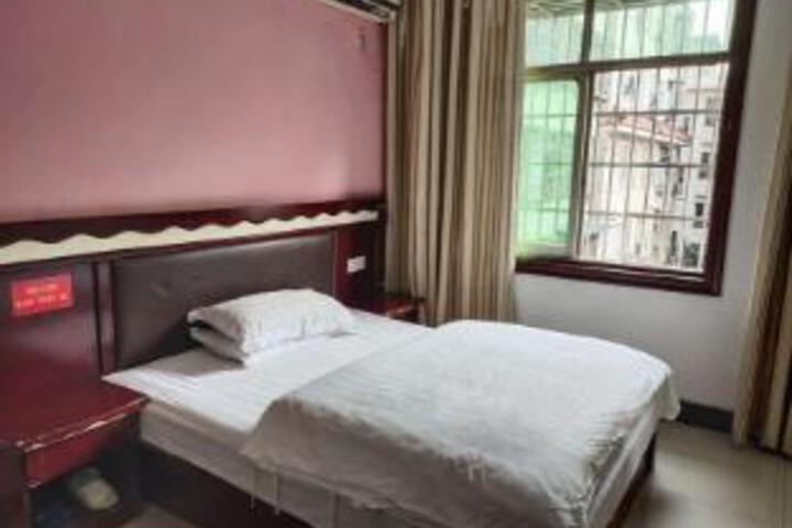 Room 5 of 7