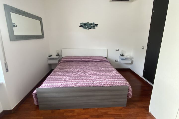 Room 15 of 87