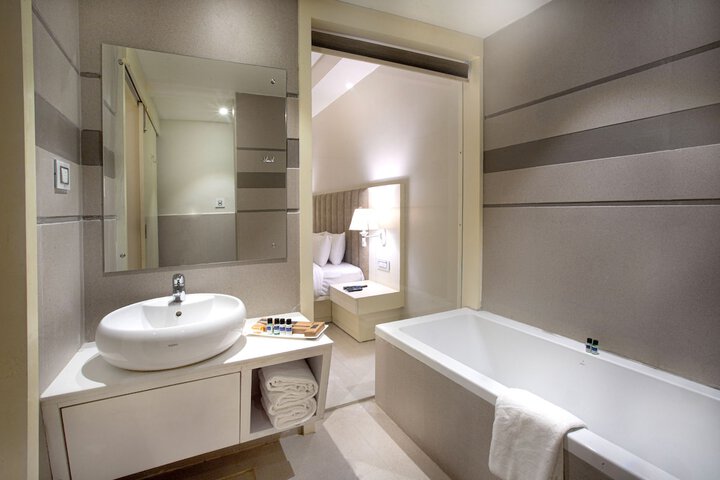 Room 17 of 22