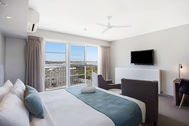 Room 9 of 160