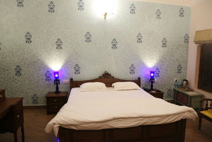 Room 17 of 61