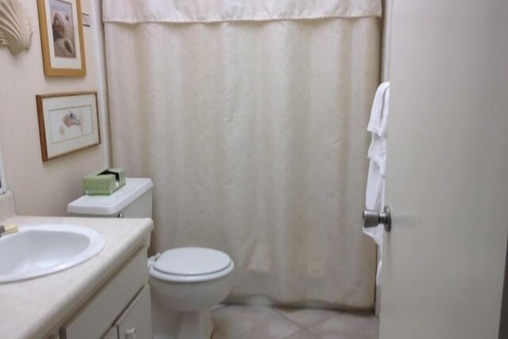 Room 135 of 164
