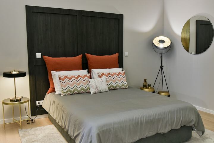 Room 3 of 83