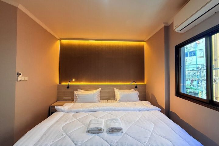 Room 9 of 28
