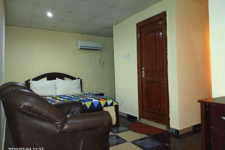 Room 2 of 24