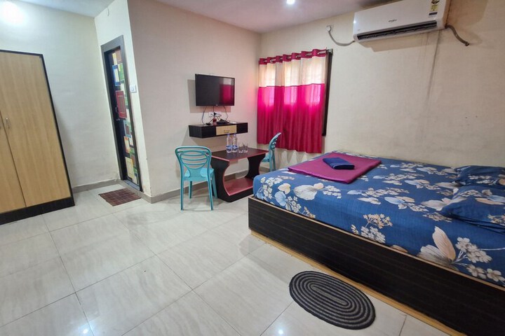 Room 11 of 28