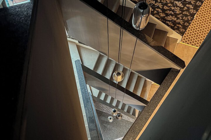 Handrails in stairways