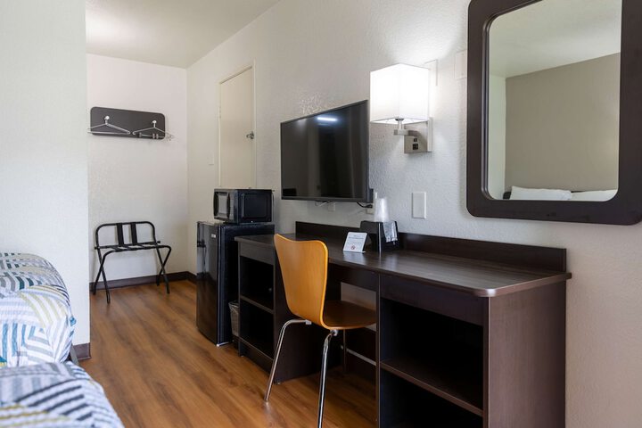 Room 17 of 29