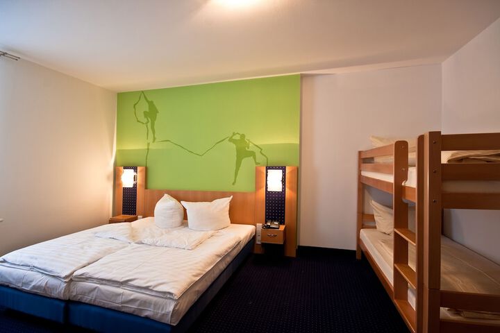 Room 4 of 44