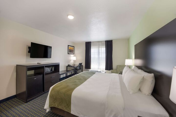 Room 9 of 38