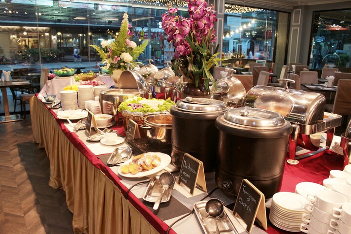 Dining 73 of 90