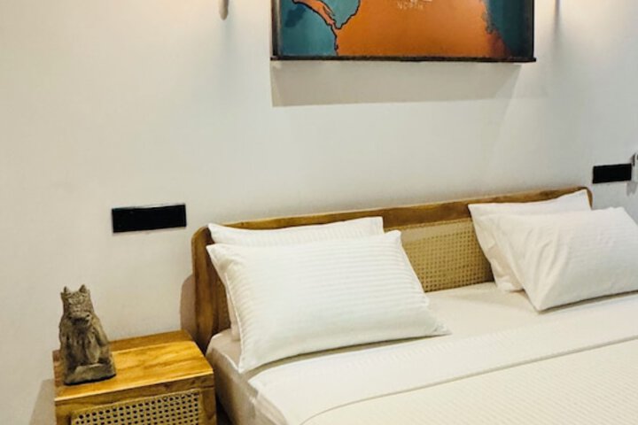 Room 7 of 32
