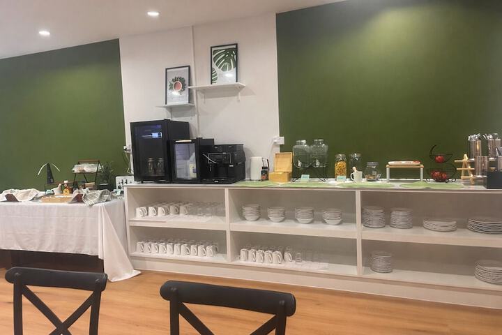 Breakfast/Coffee Service 40 of 52