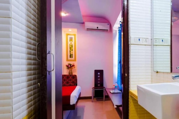 Room 4 of 39