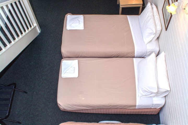 Room 34 of 52