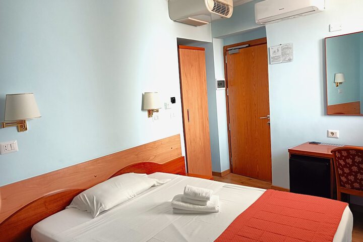 Room 15 of 71