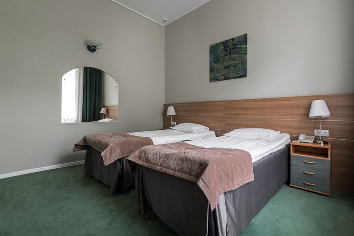 Room 14 of 65
