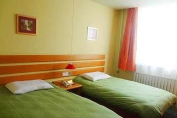 Room 15 of 29