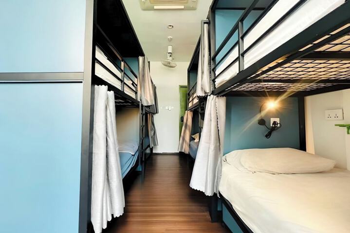 Room 10 of 22