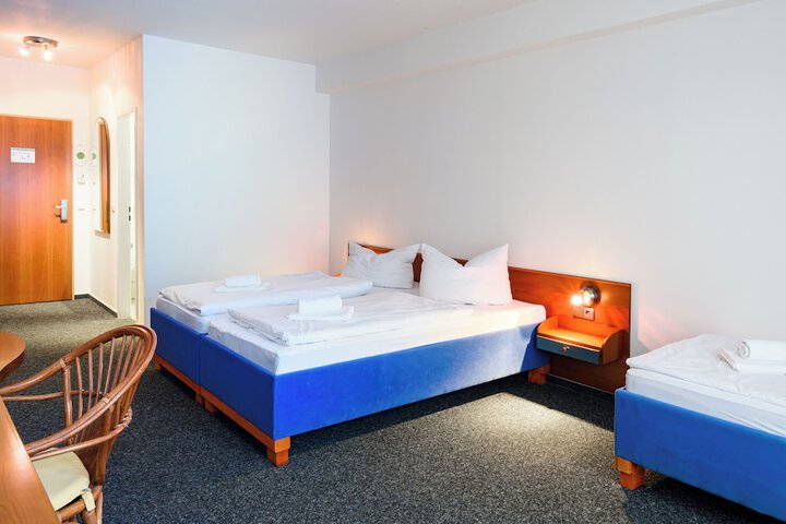 Room 16 of 26