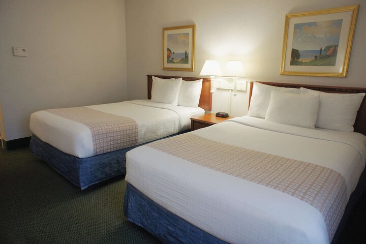 1 King Bed (1 of 12)